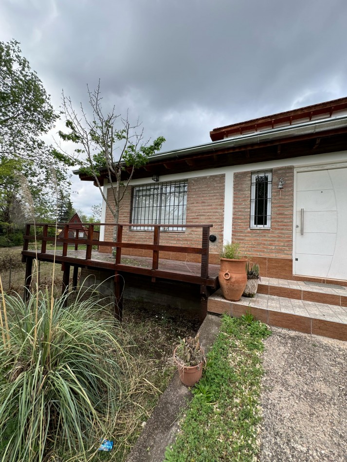 Vivienda -Villa Estrada- A una cuadra del rio Santa Rosa