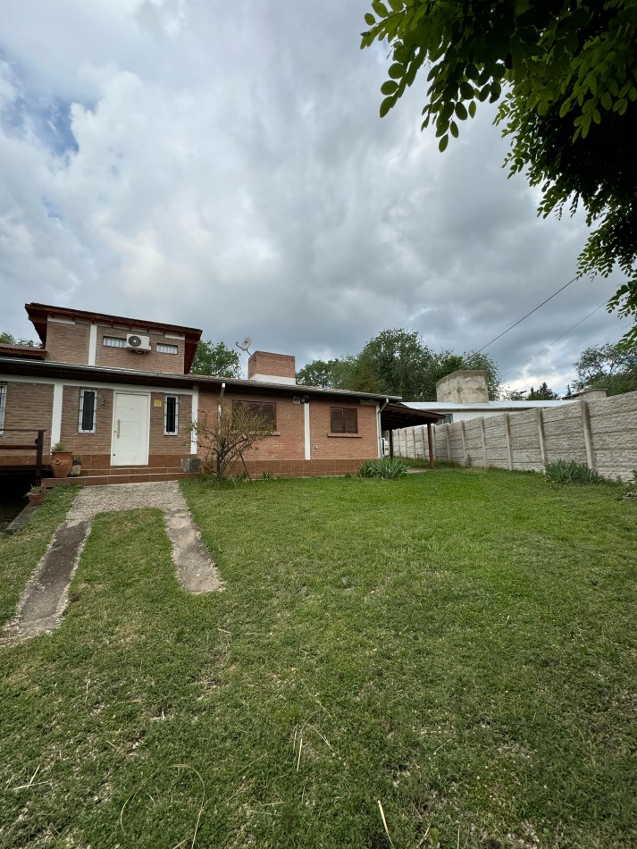 Vivienda -Villa Estrada- A una cuadra del rio Santa Rosa