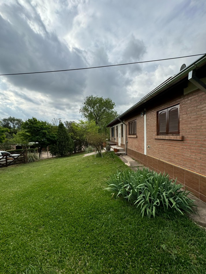 Vivienda -Villa Estrada- A una cuadra del rio Santa Rosa