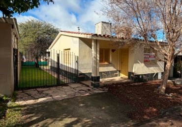CASA EN VENTA BARRIO LAS FLORES 2 DORMITORIOS